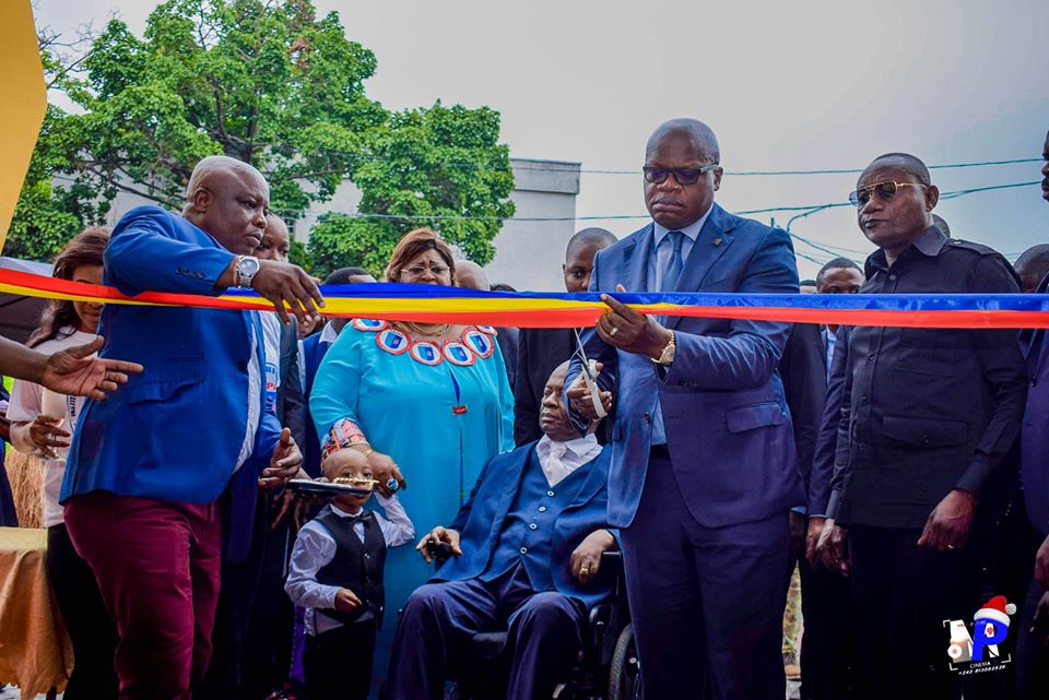 Le Ministre de l’ESU, Monsieur Thomas LUHAKA LOSENDJOLA a inauguré en date du 29 février 2020, le nouveau campus de l’Institut Supérieur Informatique, Programmation et Analyse (ISIPA) situé au quartier Kunda 1, dans la commune de Matete.
